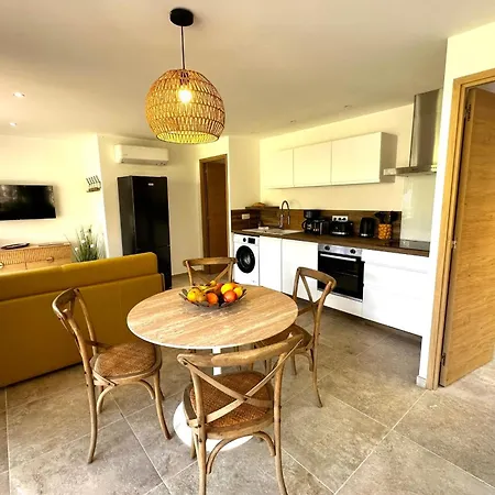 Alivu Private Garden Barbecue Heated Swimming Pool *